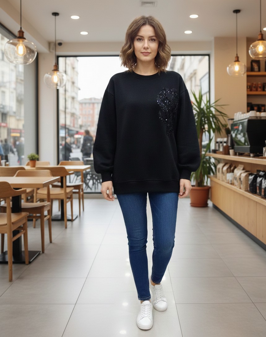İNCİ İŞLEMELİ SİYAH SWEATSHIRT